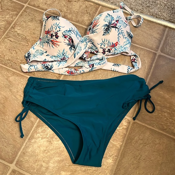 SHEIN Other - SHEIN Blue Floral Bikini Set